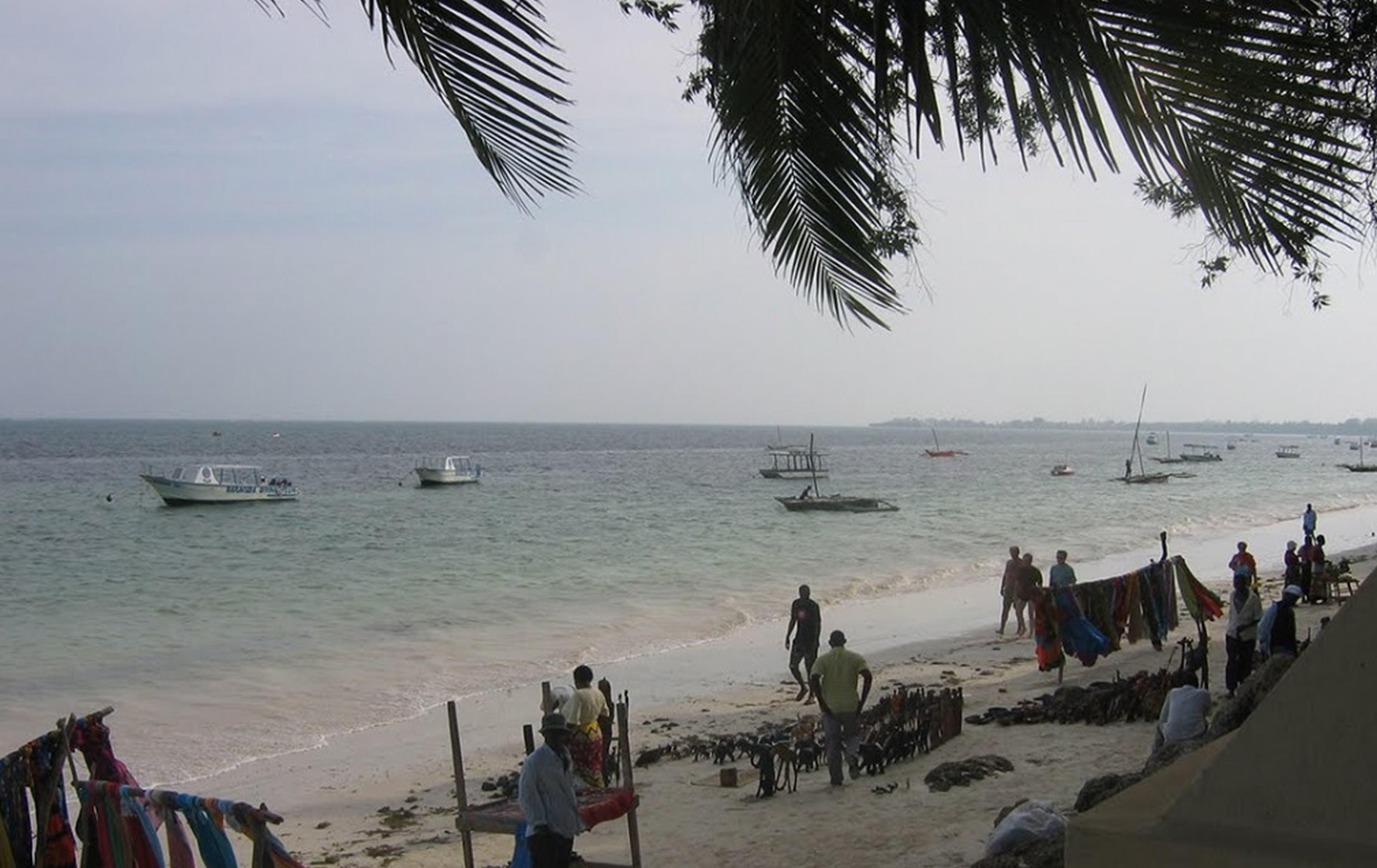 Mombasa Beach Hotel Buitenkant foto